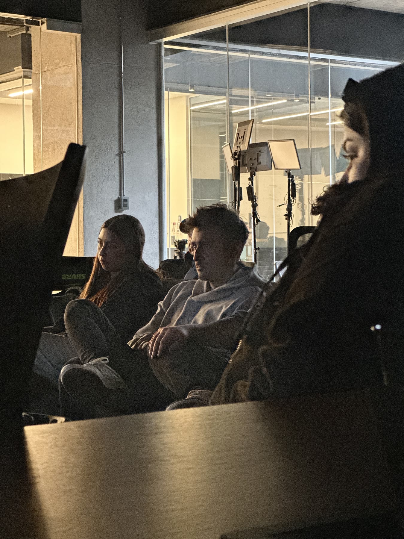 Equipo durante una producción audiovisual